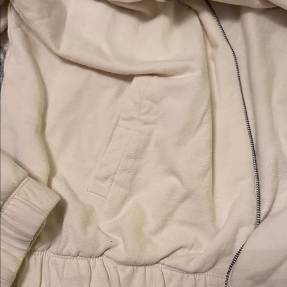 Vuori Women's Cream Bomber Jacket - Picture 3 of 4